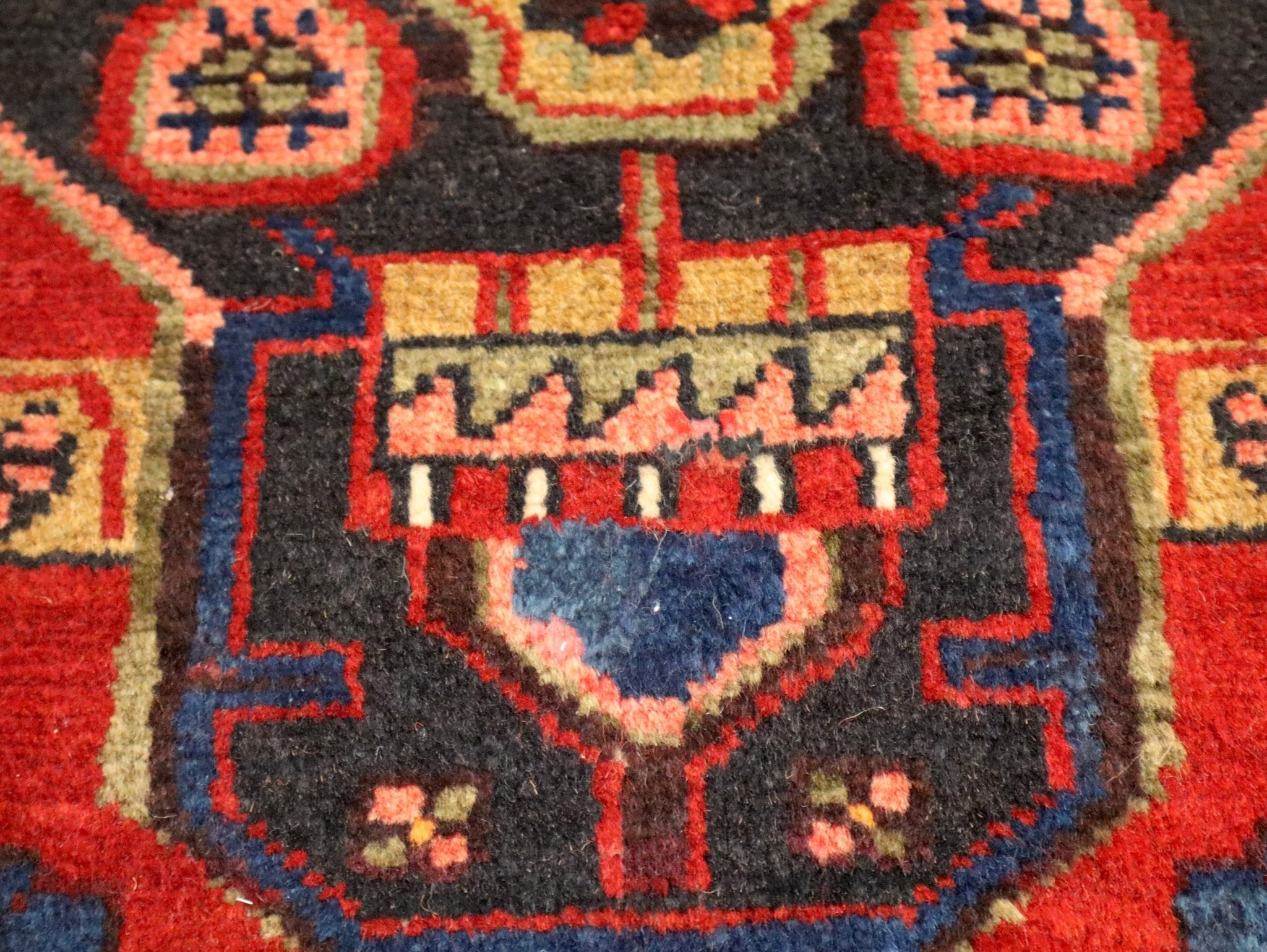 Persian Hamadan Rug | 3' 9” x 5' 3