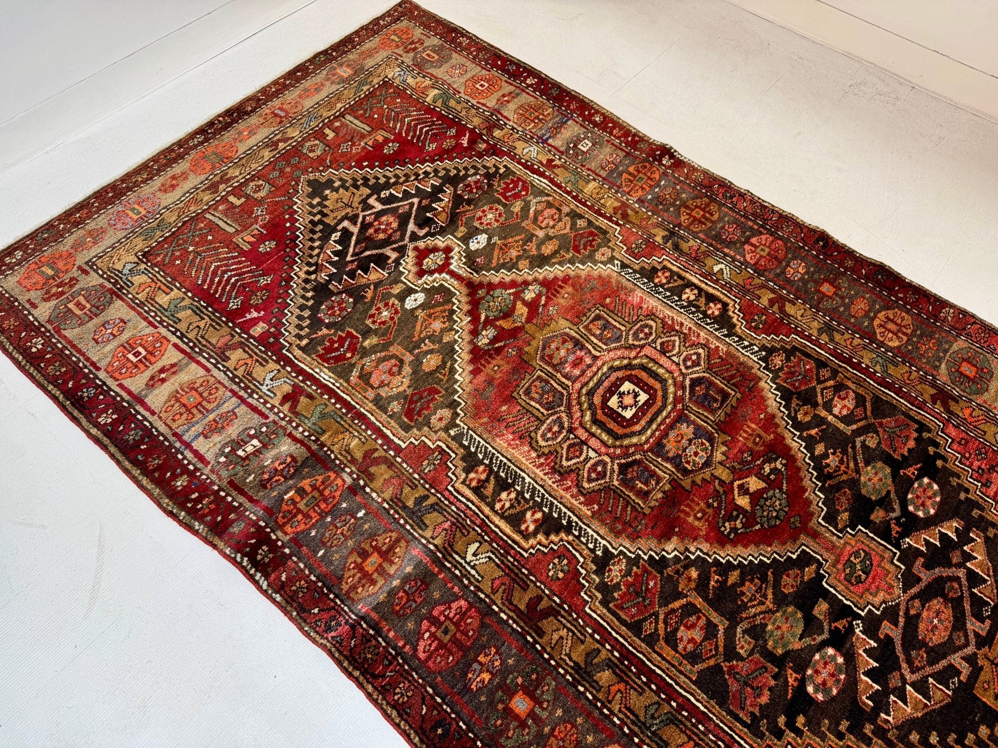 Persian Zanjan Rug | 4' 6” x 7' 9
