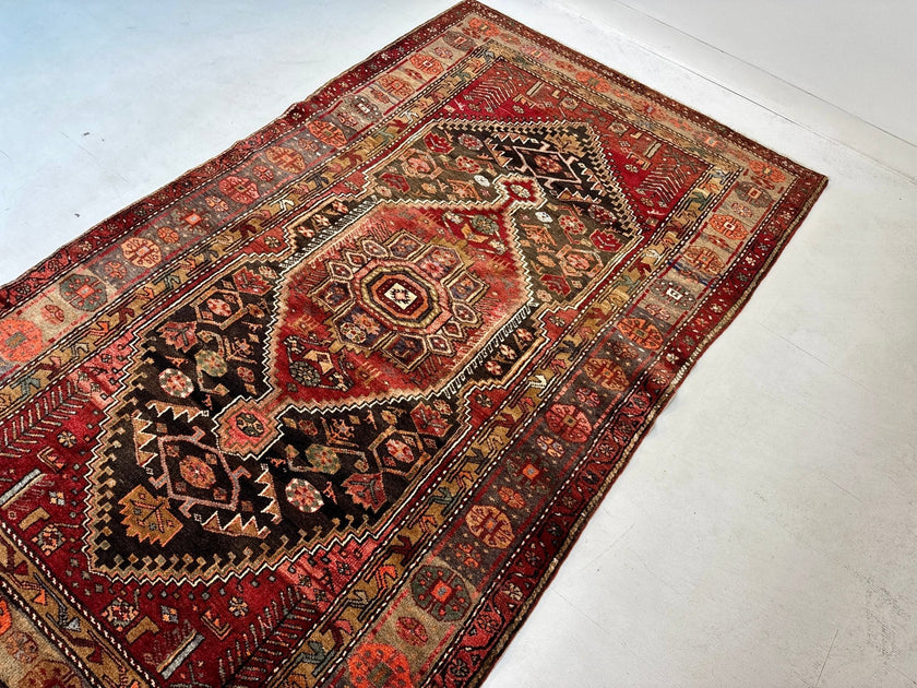 Persian Zanjan Rug | 4' 6” x 7' 9