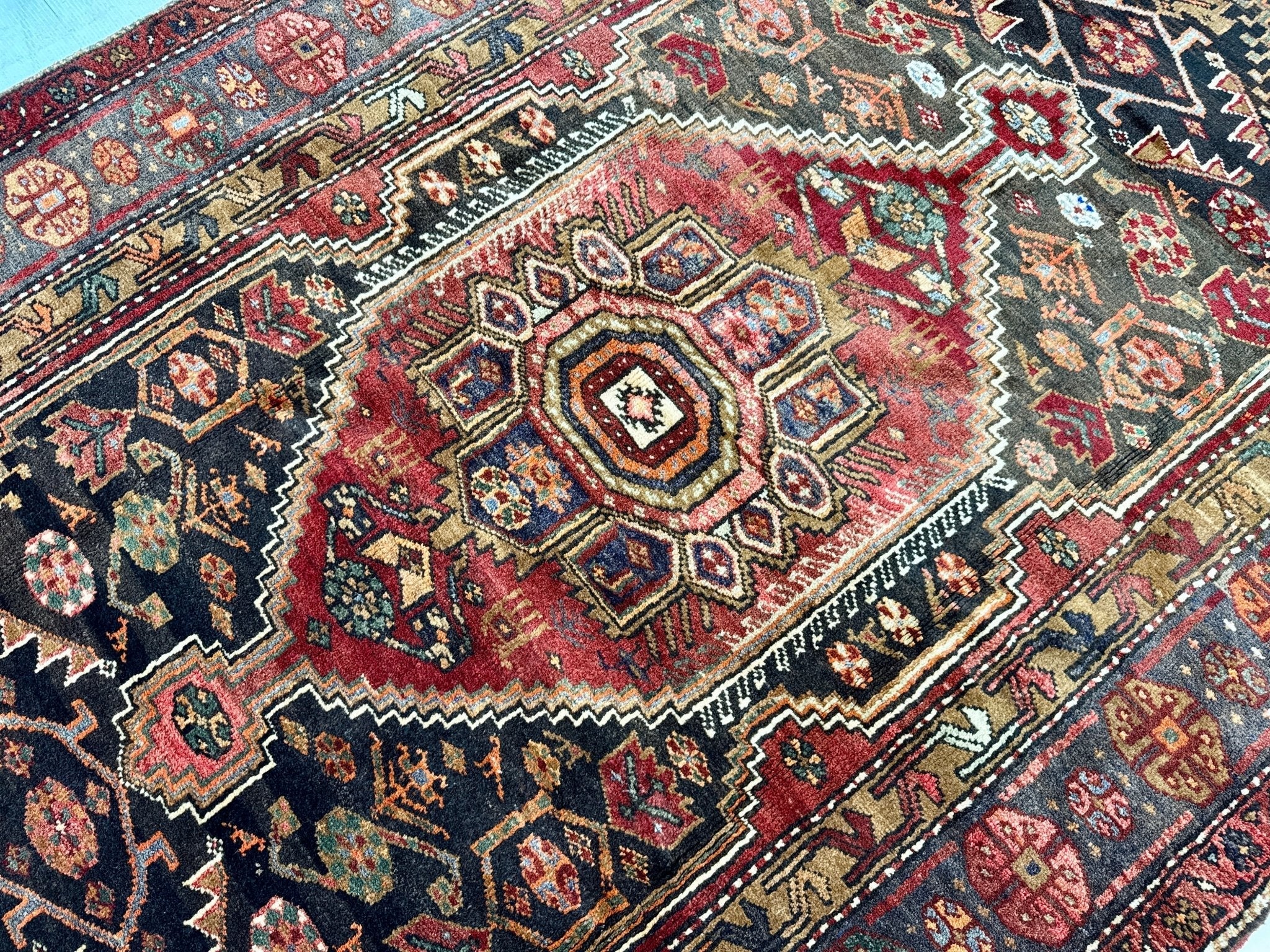 Persian Zanjan Rug | 4' 6” x 7' 9