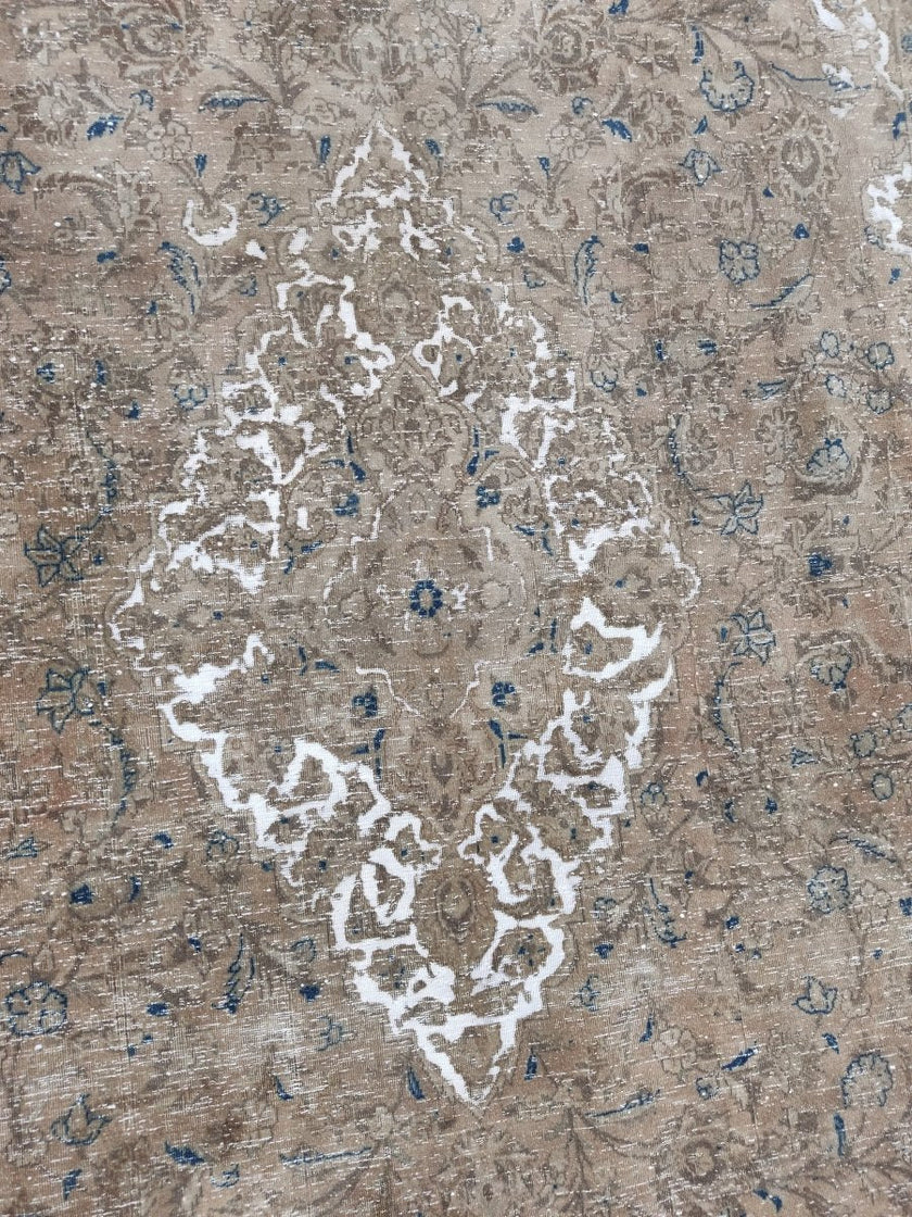 Persian Kashan Vintage Rug | 8' 1