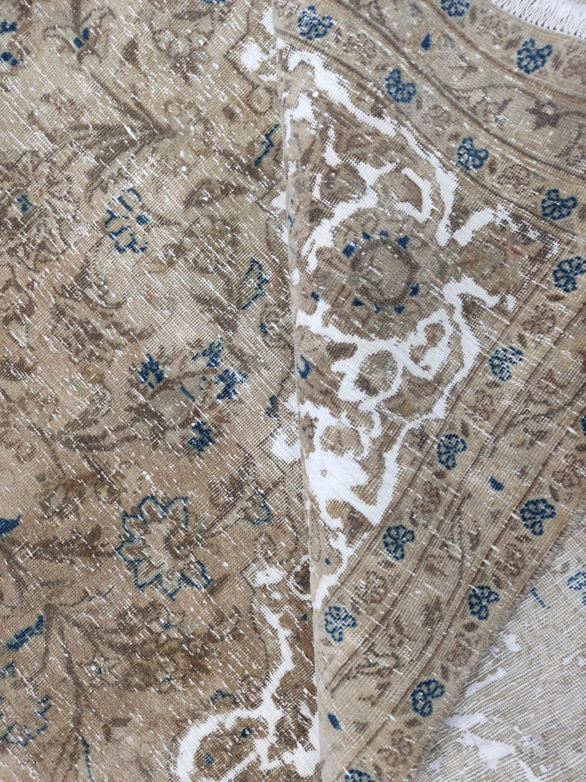 Persian Kashan Vintage Rug | 8' 1