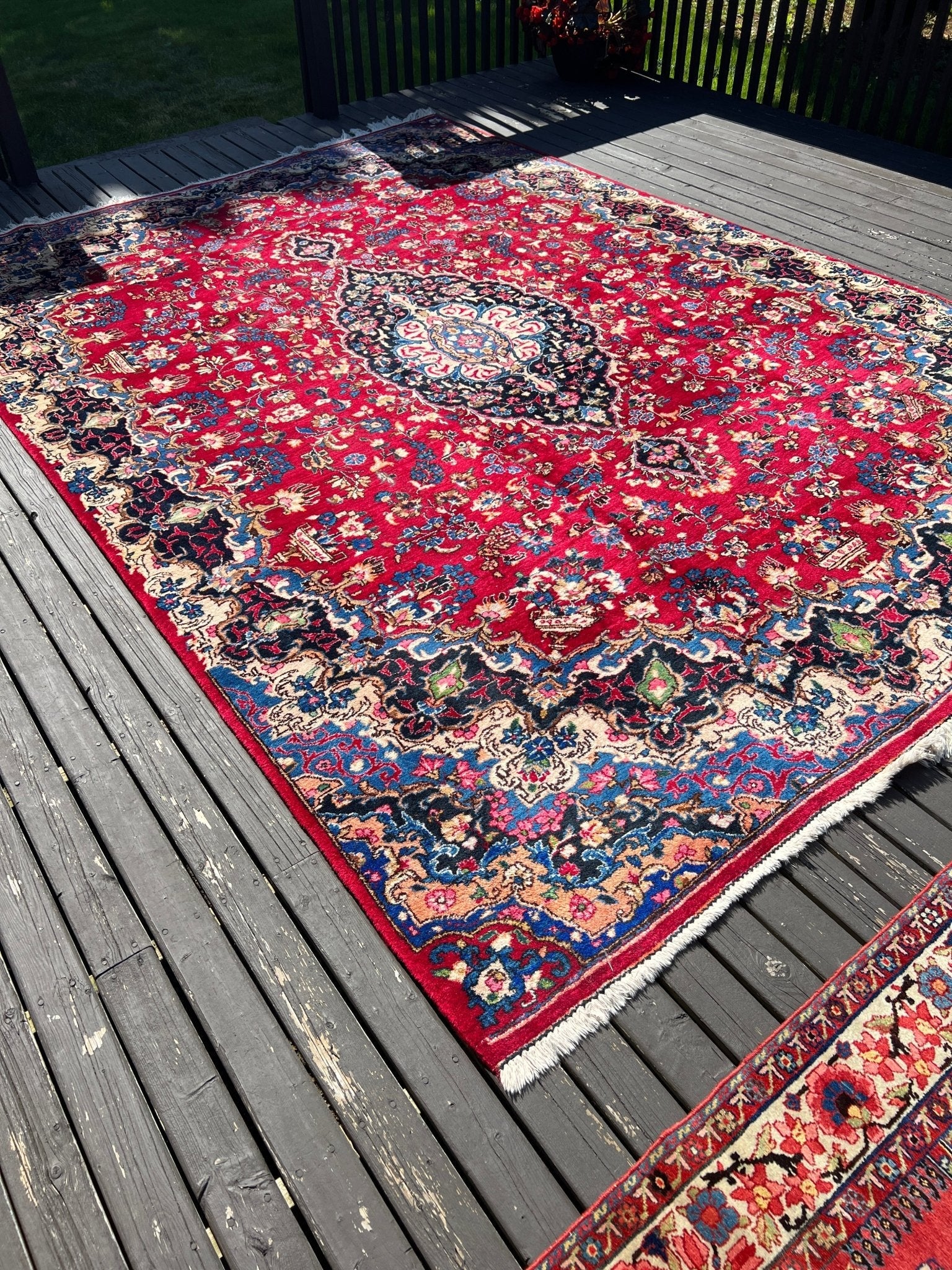 Persian Mashad Rug | 7' 10