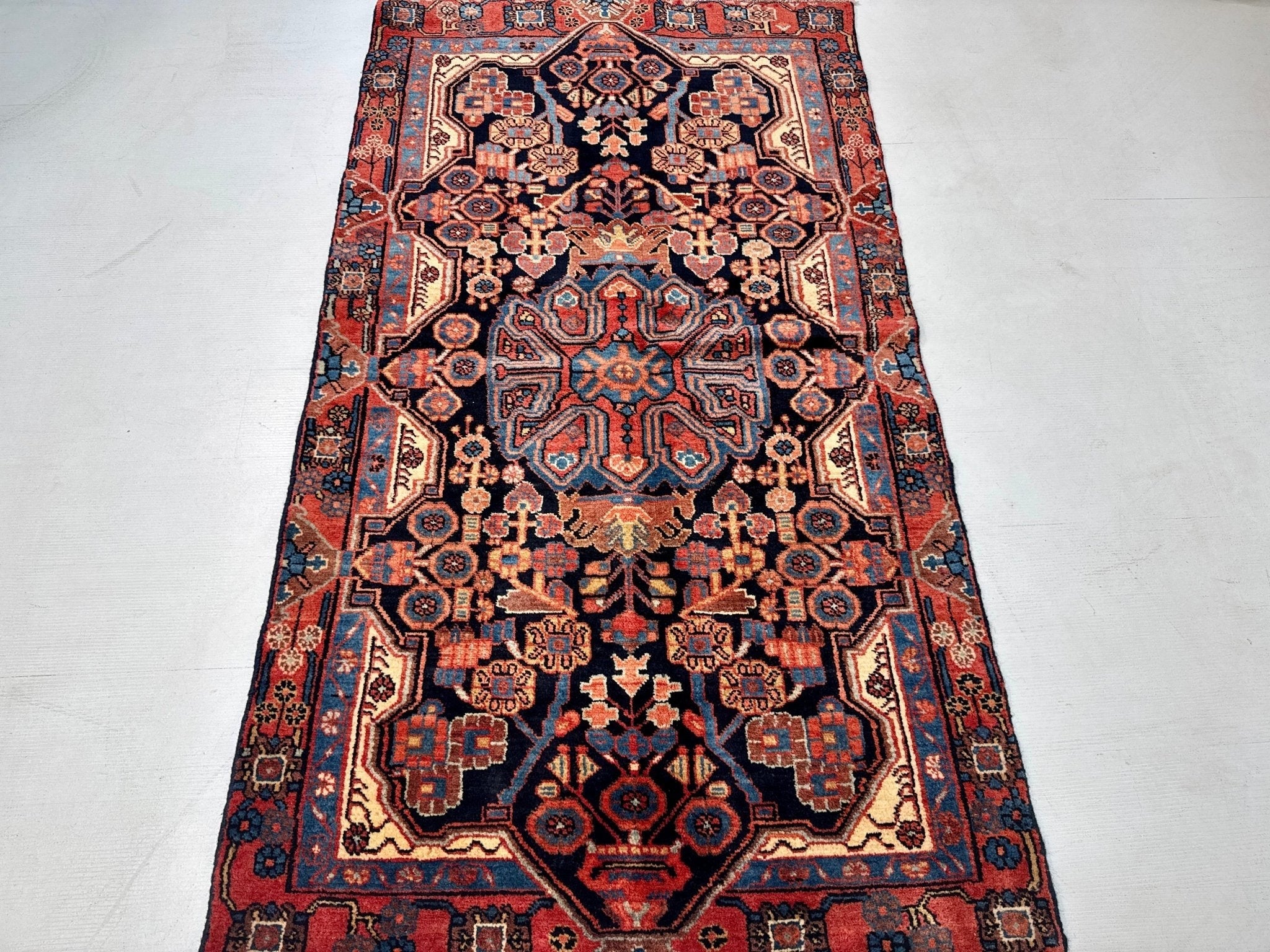 Persian Nahavand Rug | 3' x 5' 8