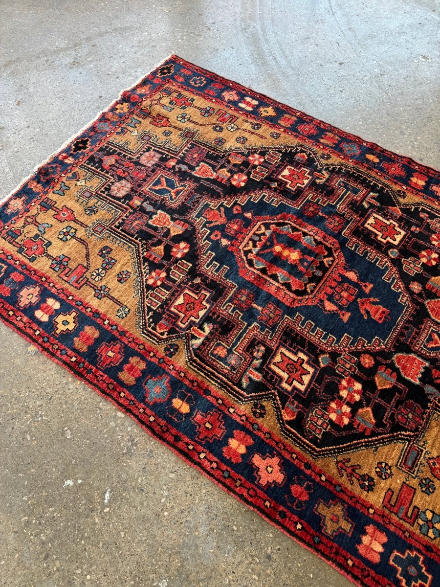 Persian Nahavand Rug | 4' 6