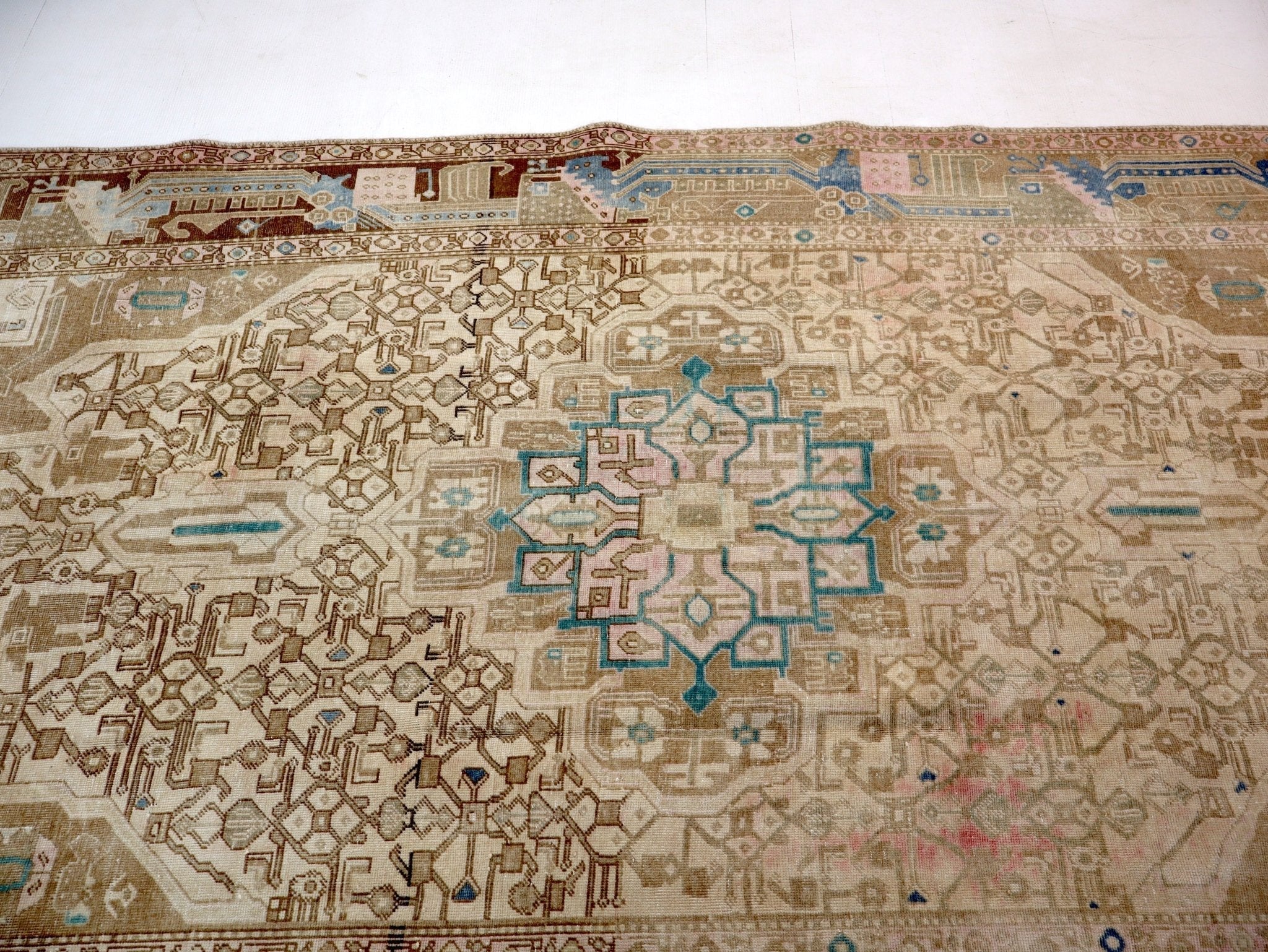 Persian Nahavand Rug | 5' 1” x 9' 4