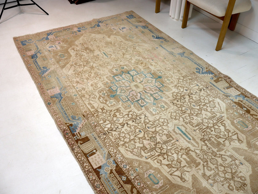 Persian Nahavand Rug | 5' 1” x 9' 4