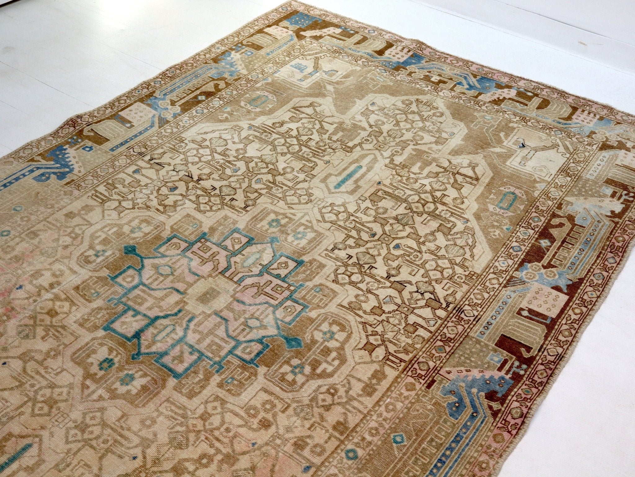 Persian Nahavand Rug | 5' 1” x 9' 4