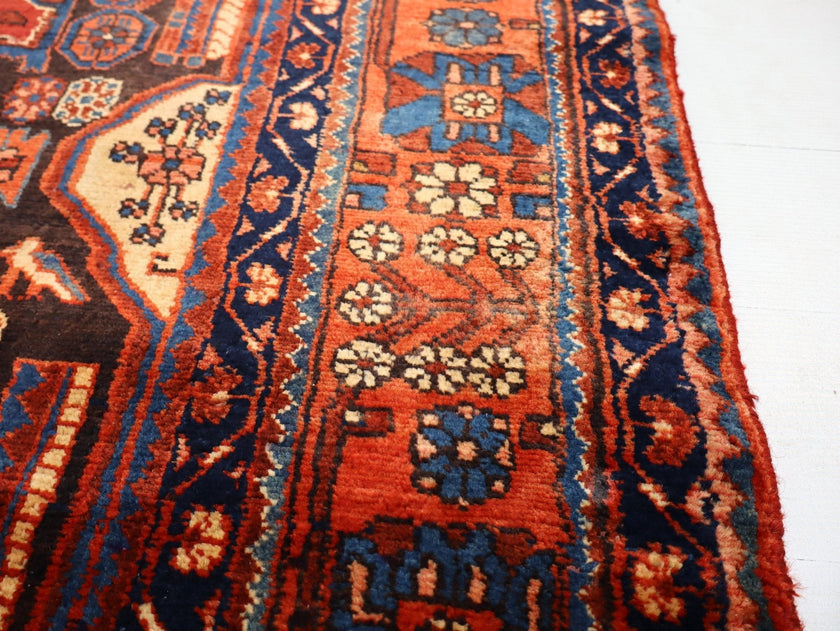Persian Nahavand Rug | 5' 5” x 9' 7