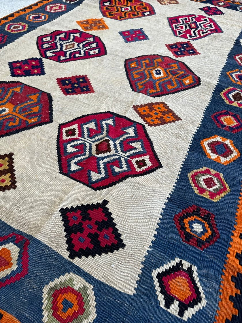 Persian Qashqai Kilim Rug | 4' 11