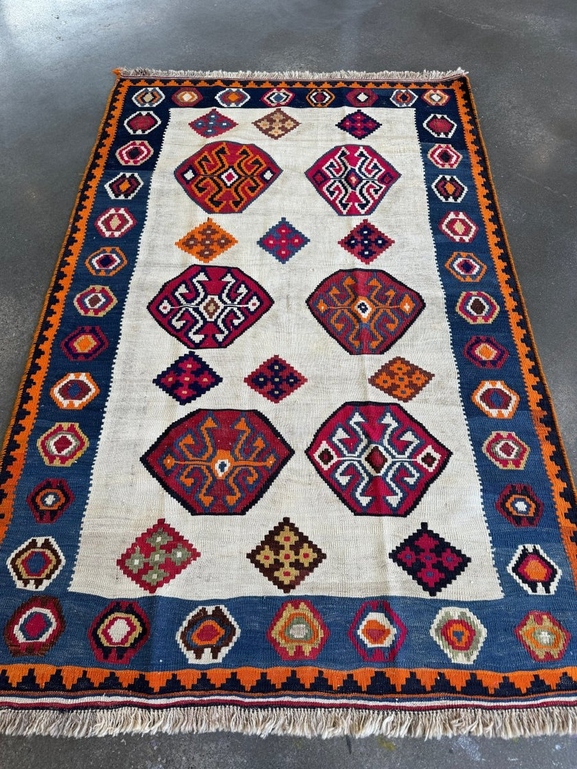 Persian Qashqai Kilim Rug | 4' 11
