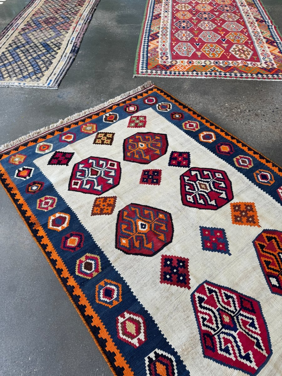 Persian Qashqai Kilim Rug | 4' 11