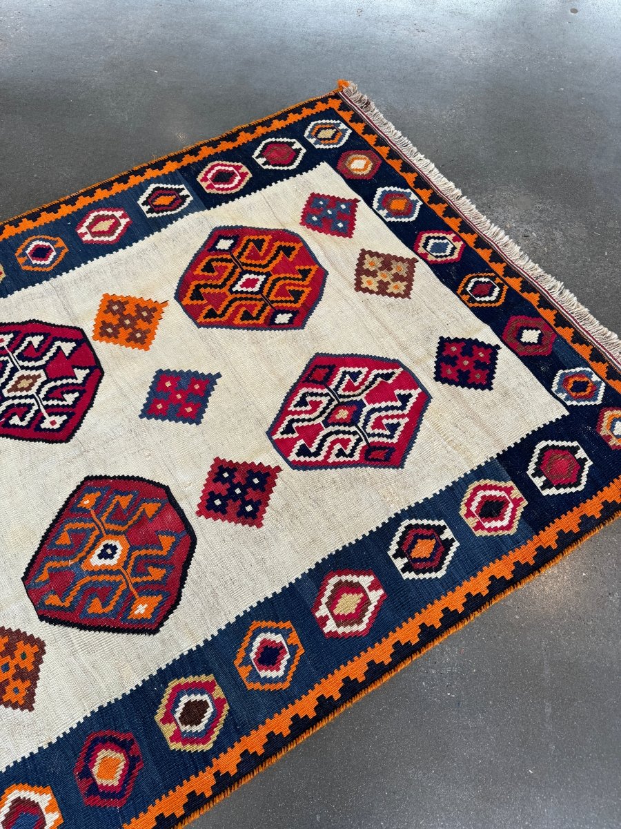 Persian Qashqai Kilim Rug | 4' 11
