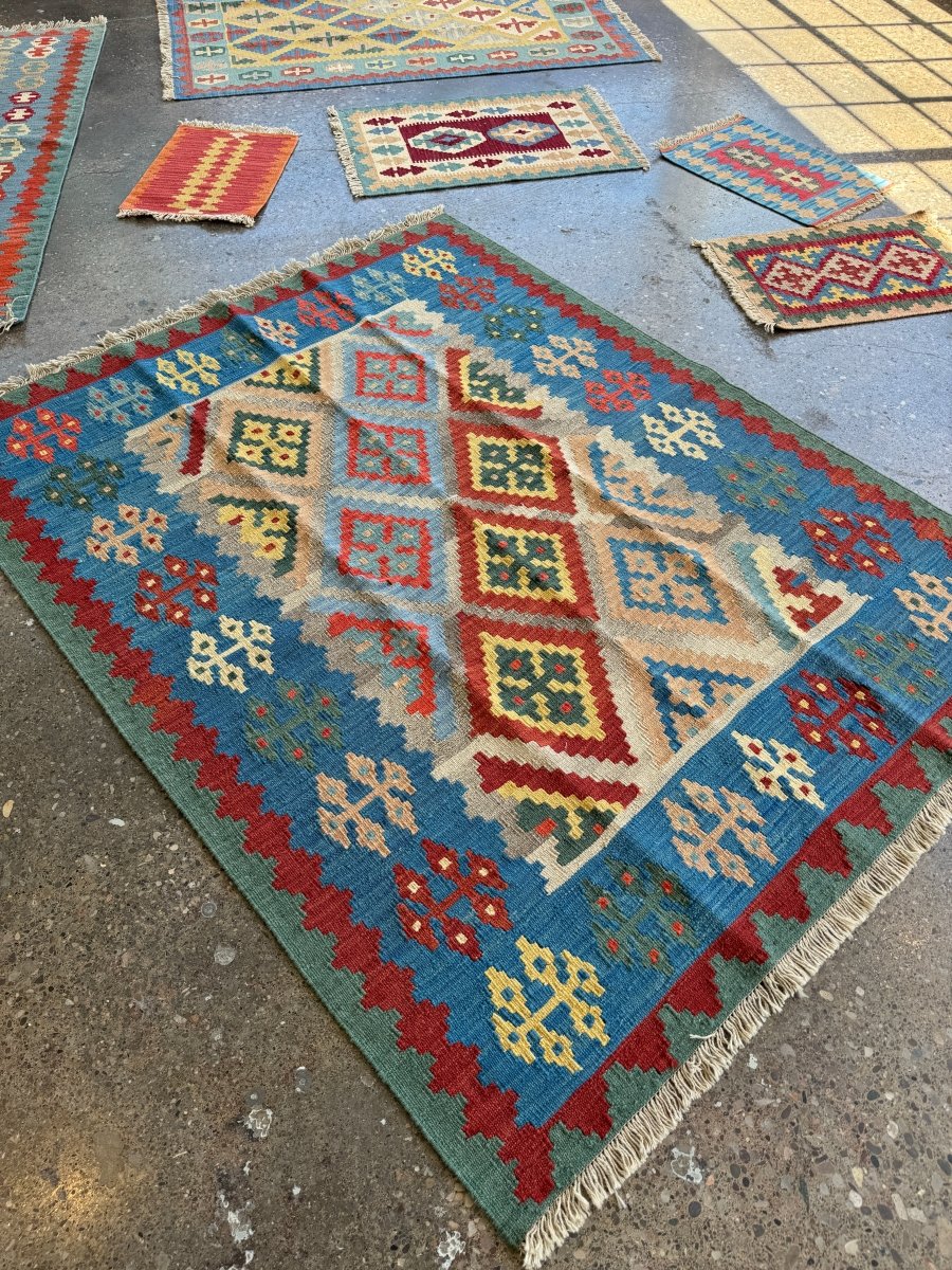 Persian Qashqai Kilim Rug | 5' 2