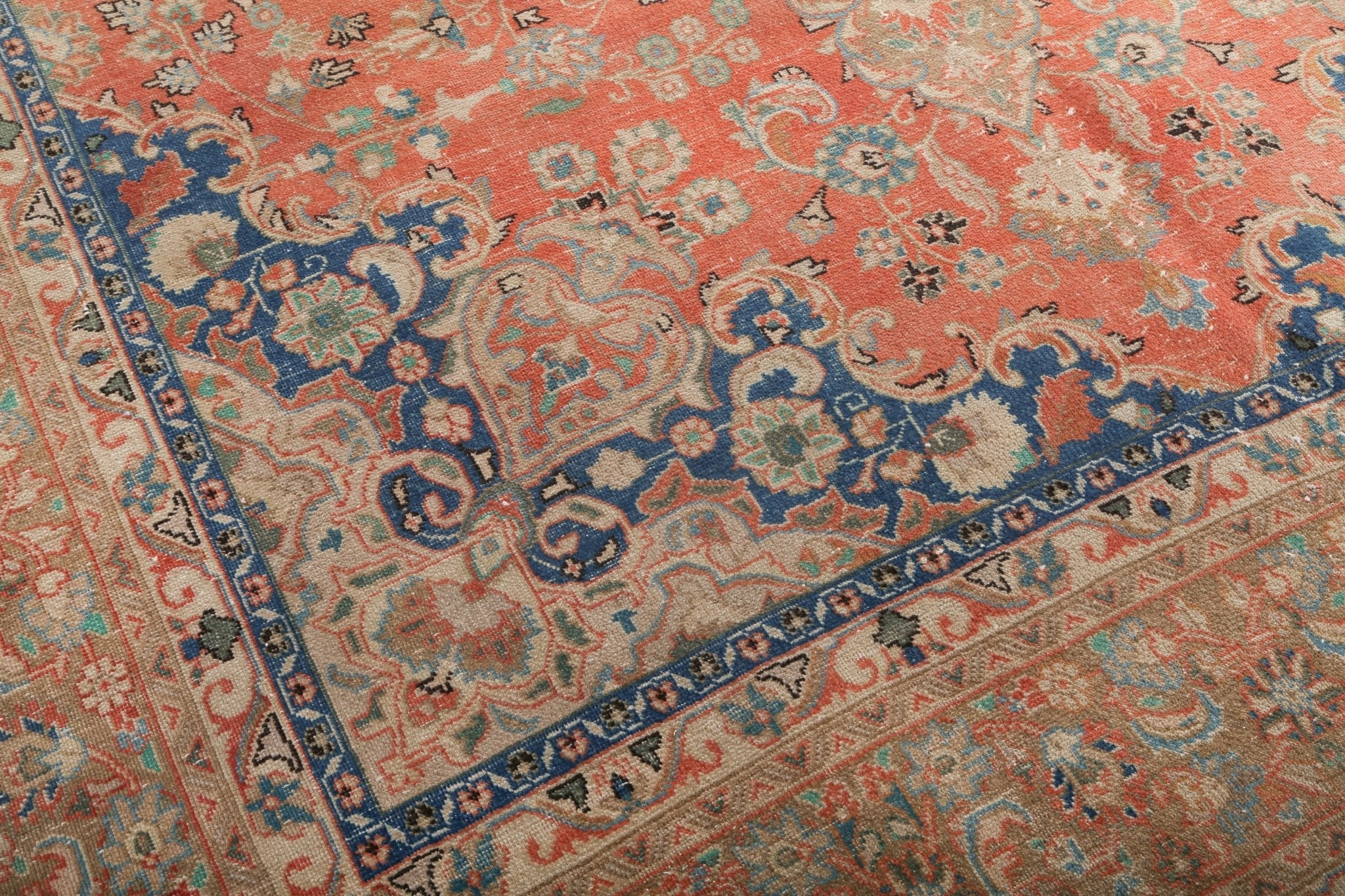 Persian Sabzevar Rug | 9' 5
