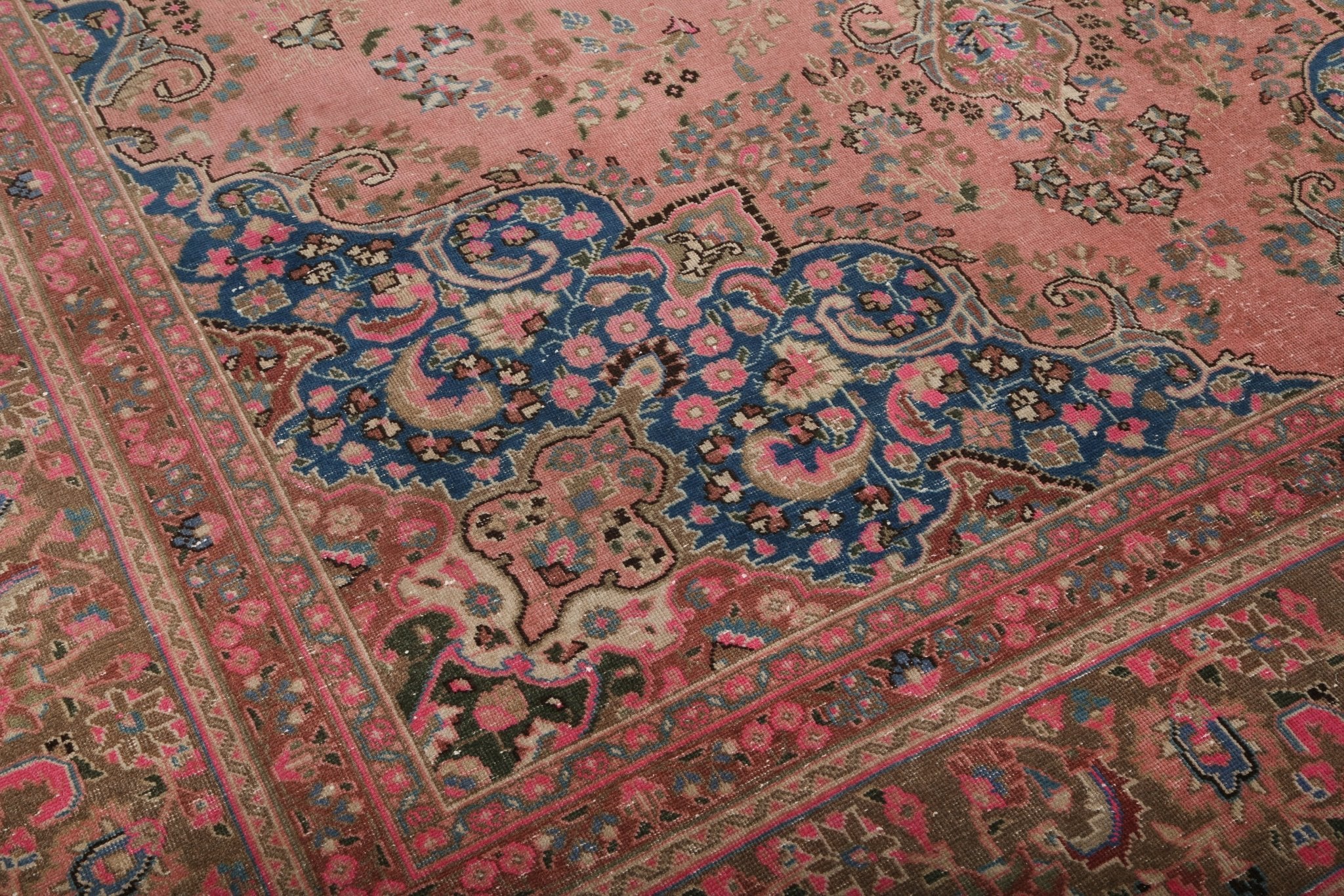 Persian Sabzevar Rug | 9' 6