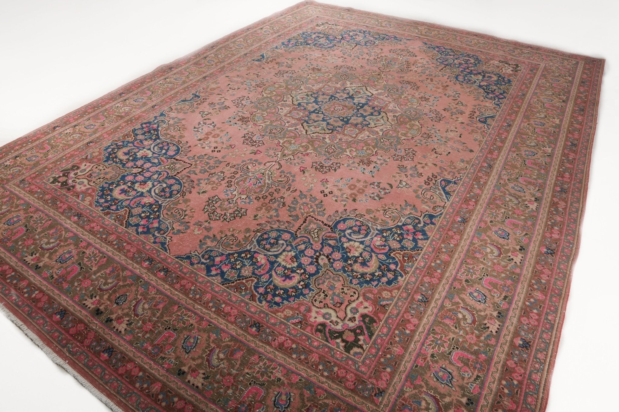 Persian Sabzevar Rug | 9' 6