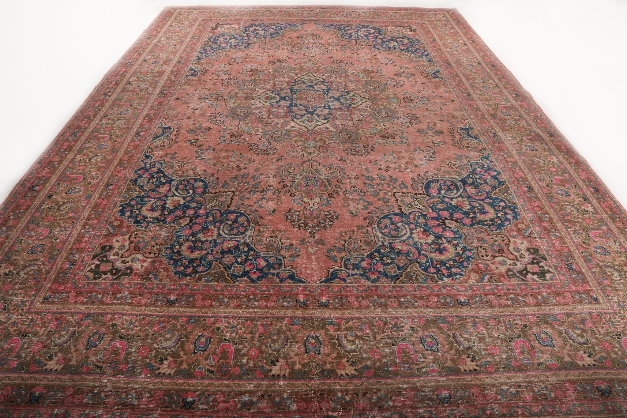 Persian Sabzevar Rug | 9' 6