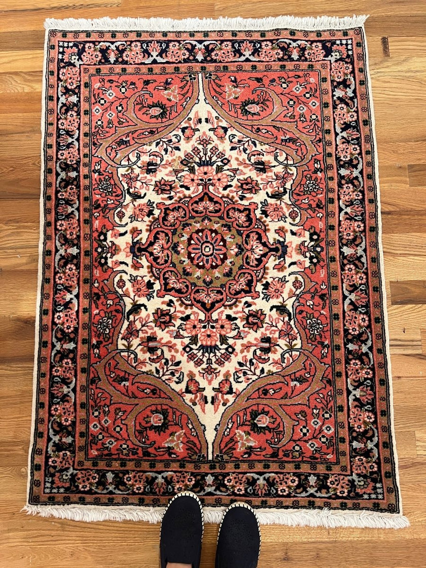 Persian Sarouk Rug | 2' 9