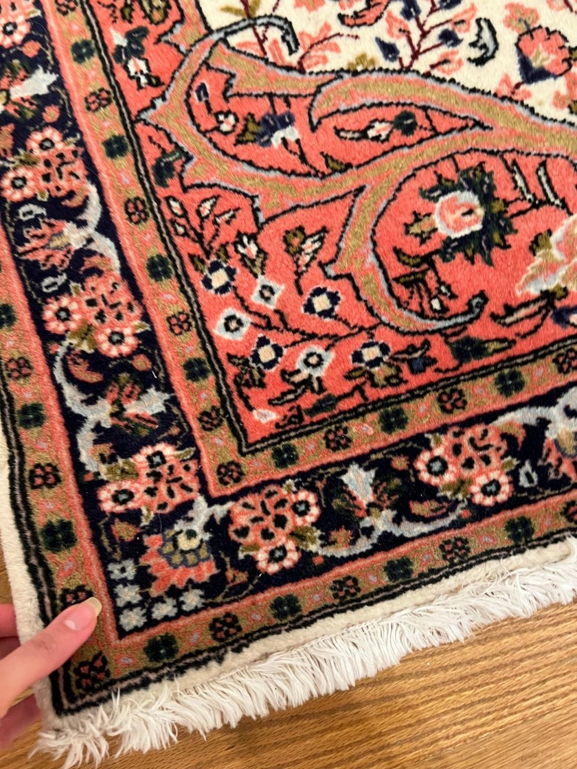 Persian Sarouk Rug | 2' 9