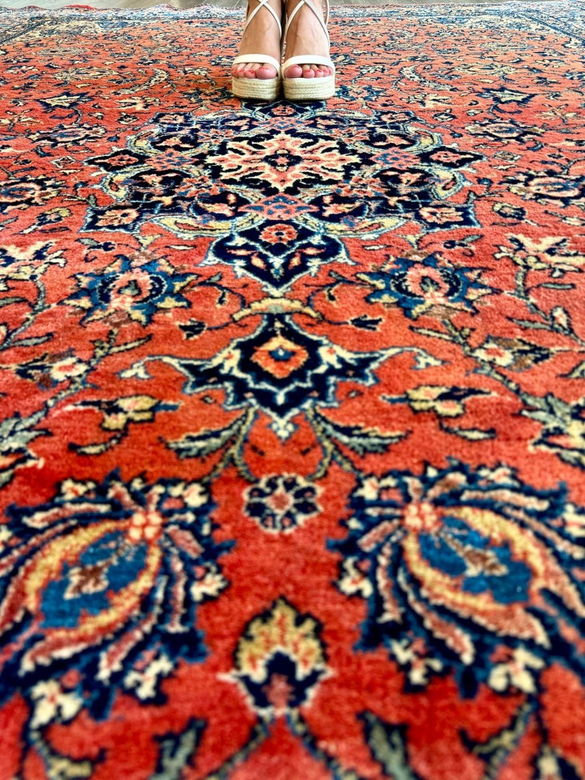 Persian Sarouk Rug | 6' 7
