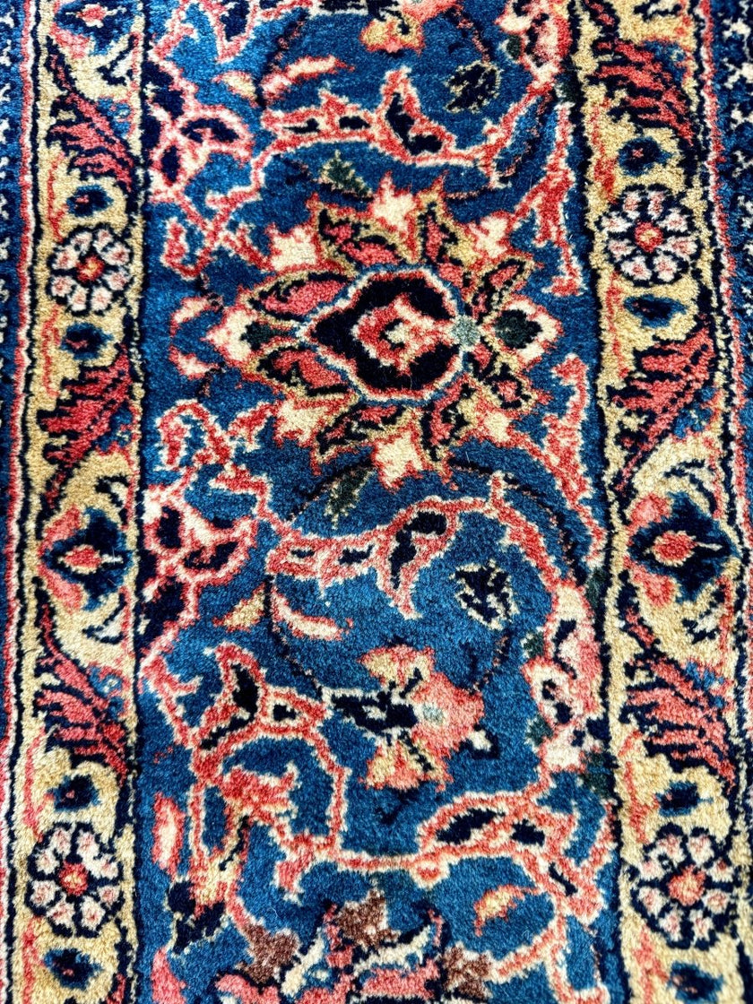 Persian Sarouk Rug | 6' 7