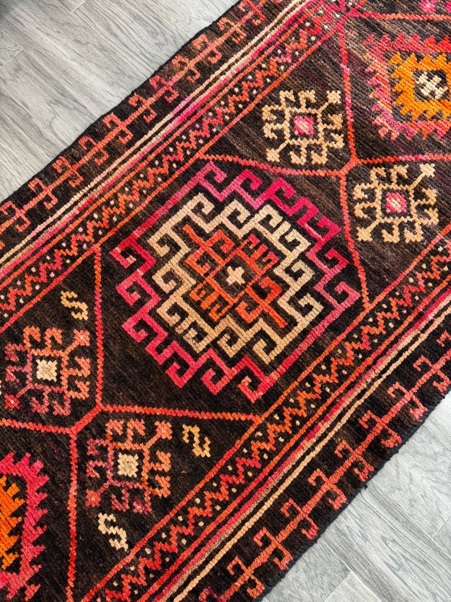 Persian Shahrebabak Runner Rug | 2' 8