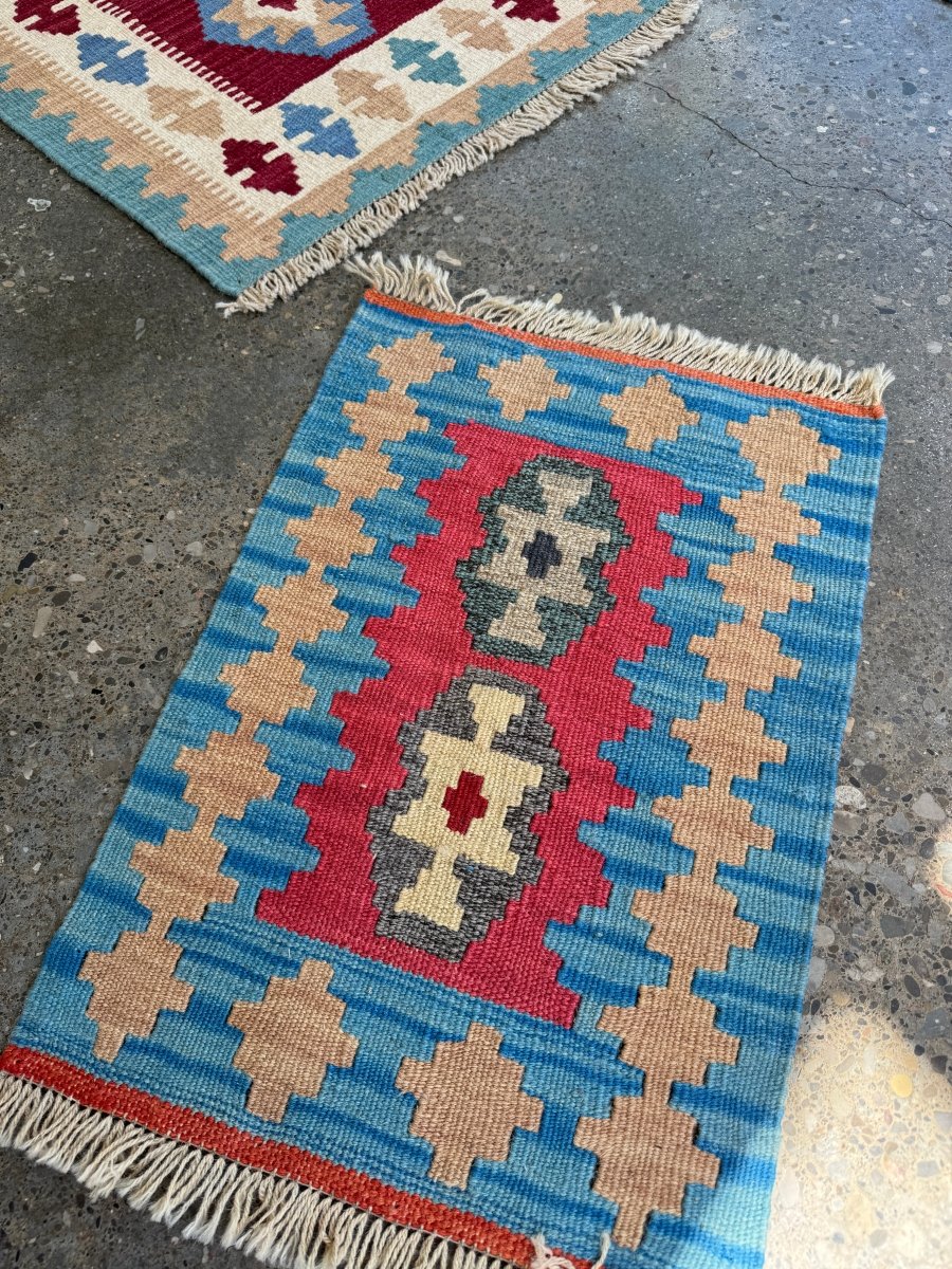 Persian Shiraz Kilim Rug | 1' 5