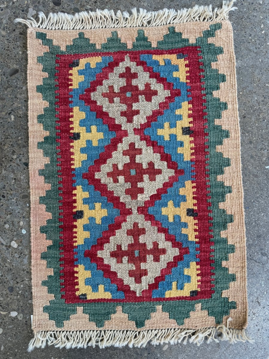 Persian Shiraz Kilim Rug | 1' 7