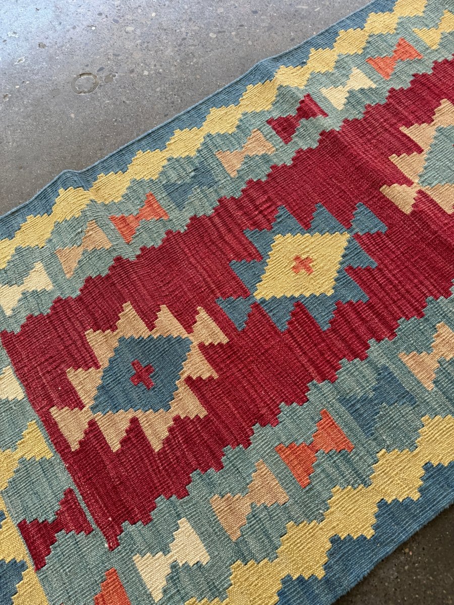 Persian Shiraz Kilim Runner Rug | 2' 10