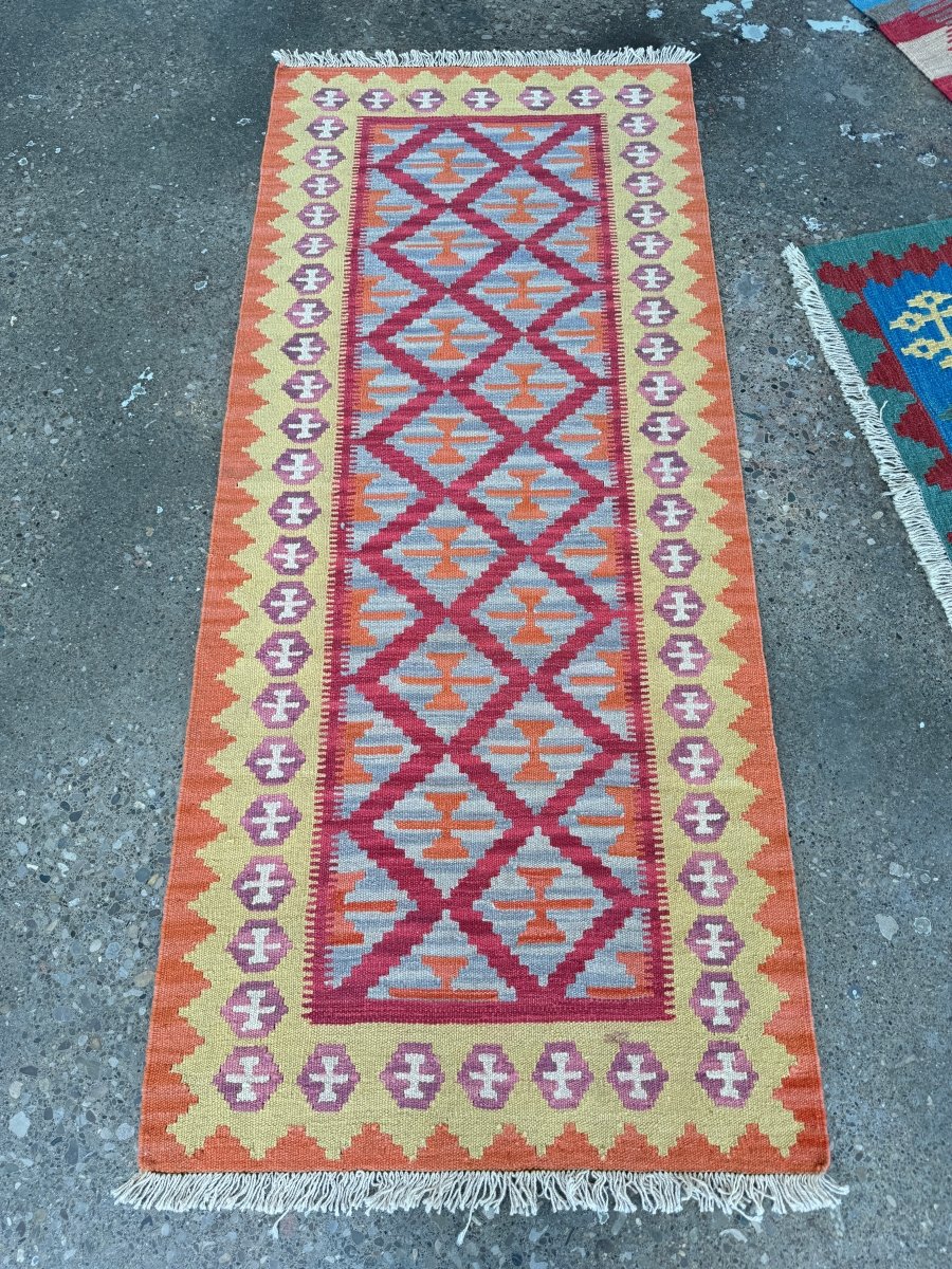 Persian Shiraz Kilim Runner Rug | 2' 9