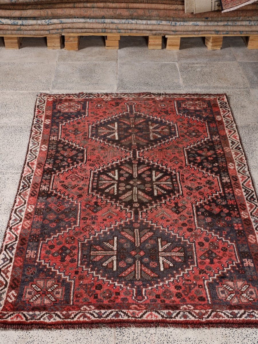 Persian Shiraz Rug | 3' 5” x 5' 3