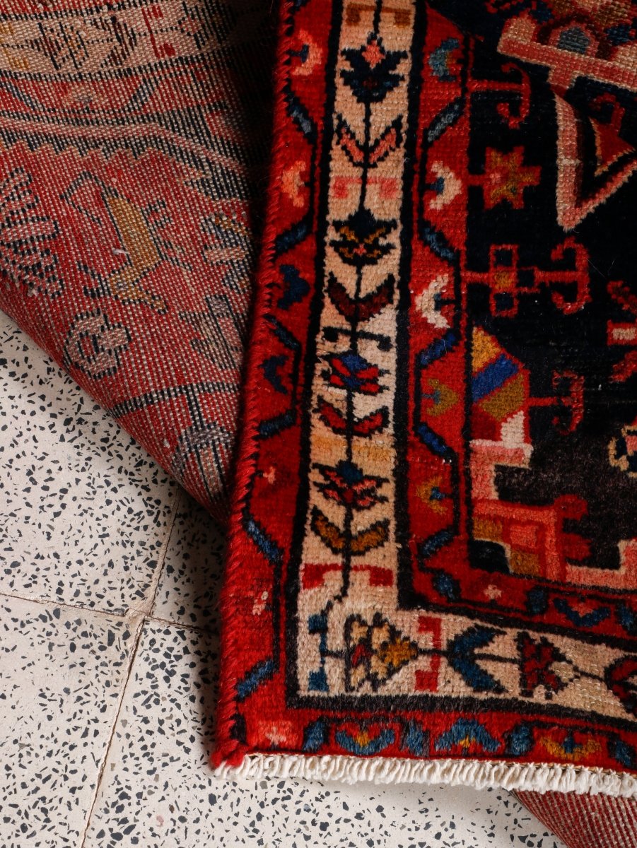 Persian Shiraz Rug | 4' 2” x 7' 10