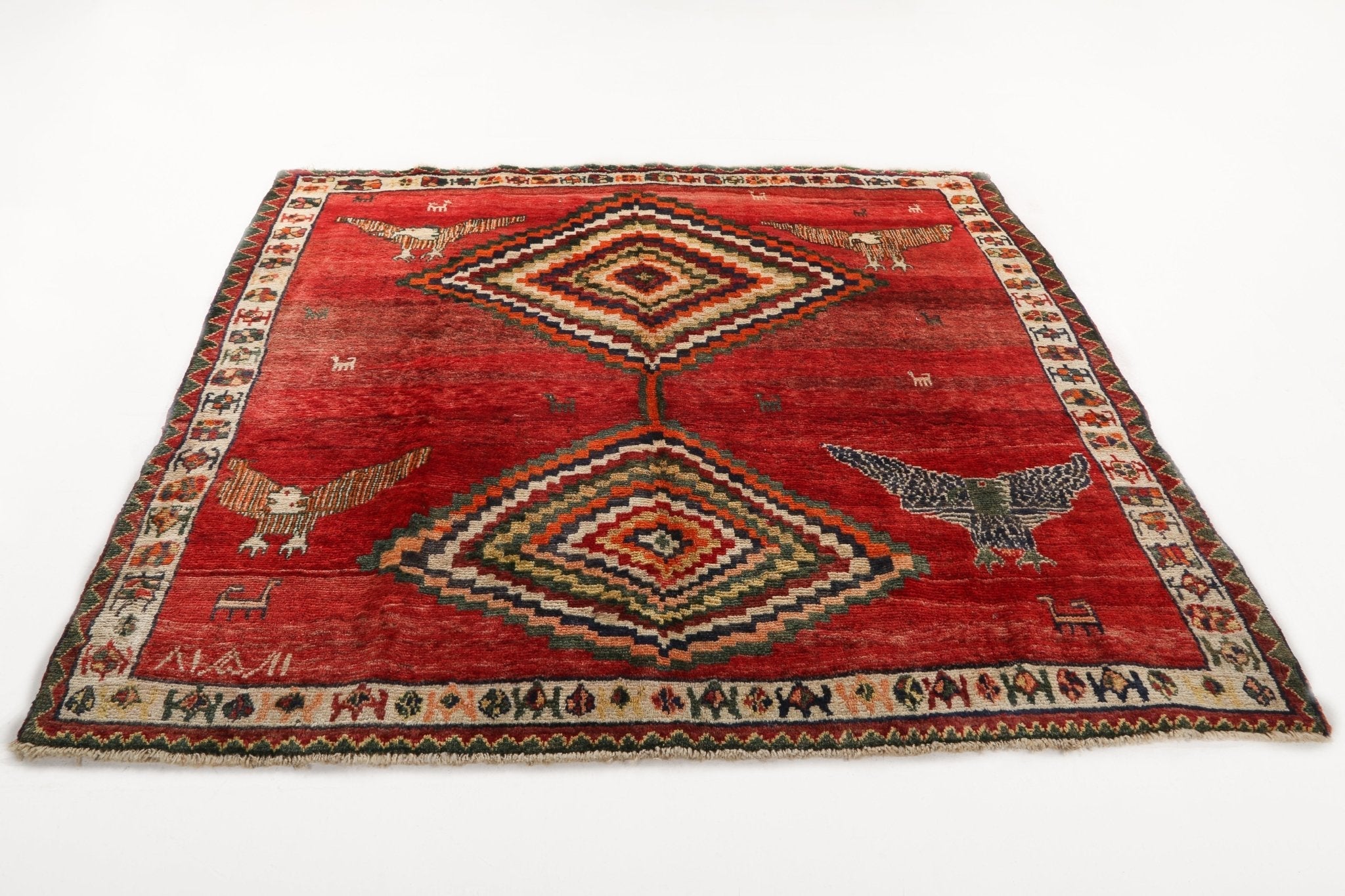 Persian Shiraz Rug | 5' 11
