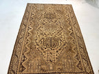 Persian Shiraz Rug | 5' 5” x 7' 11