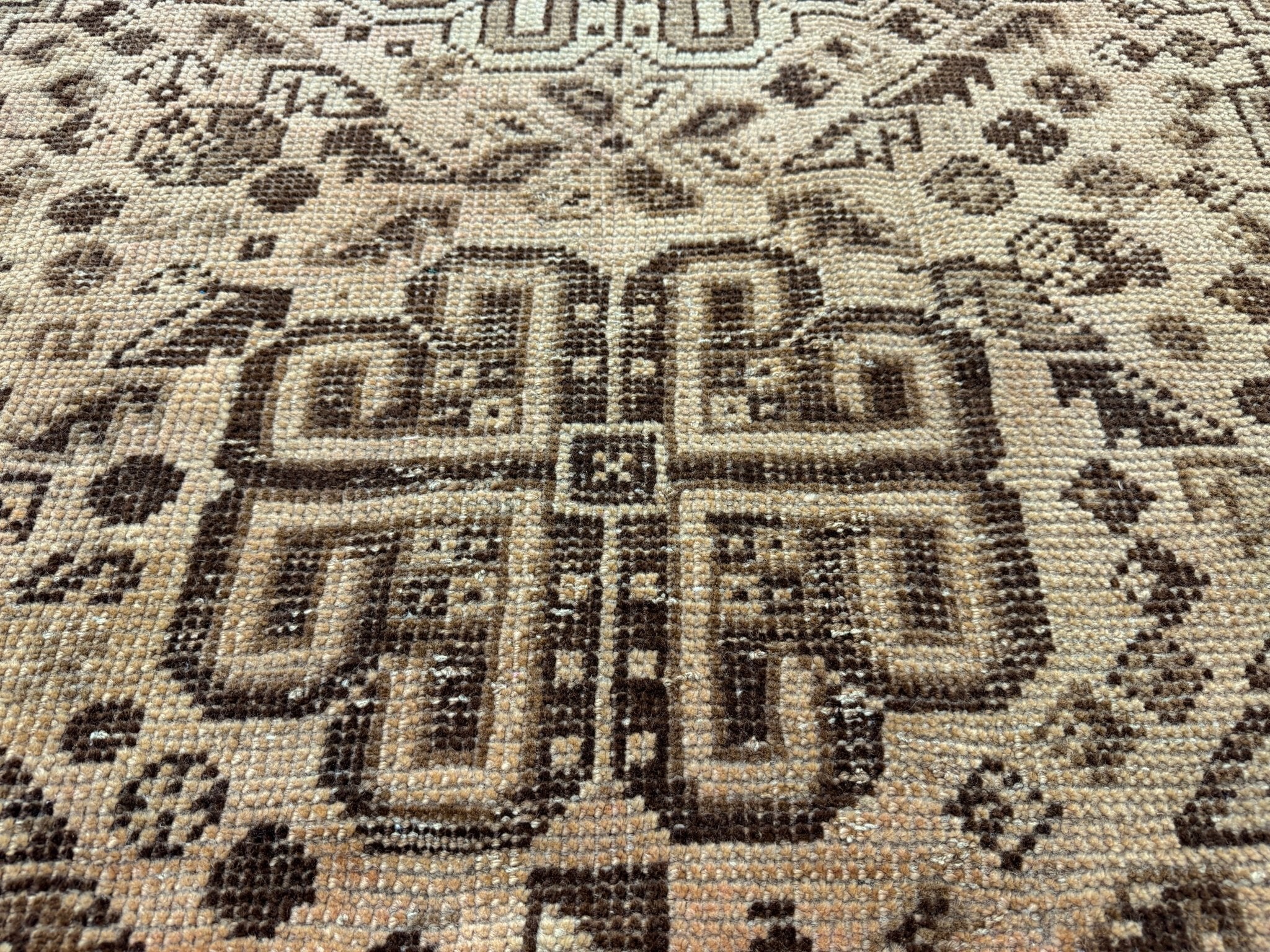 Persian Shiraz Rug | 5' 5” x 7' 11