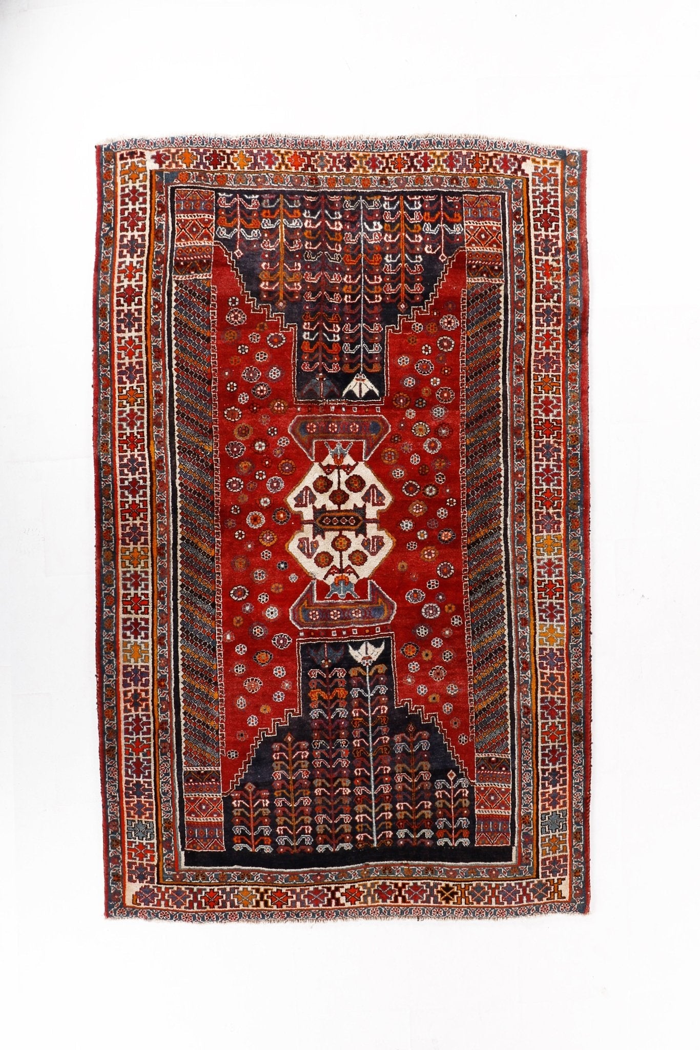 Persian Shiraz Rug | 5' 8