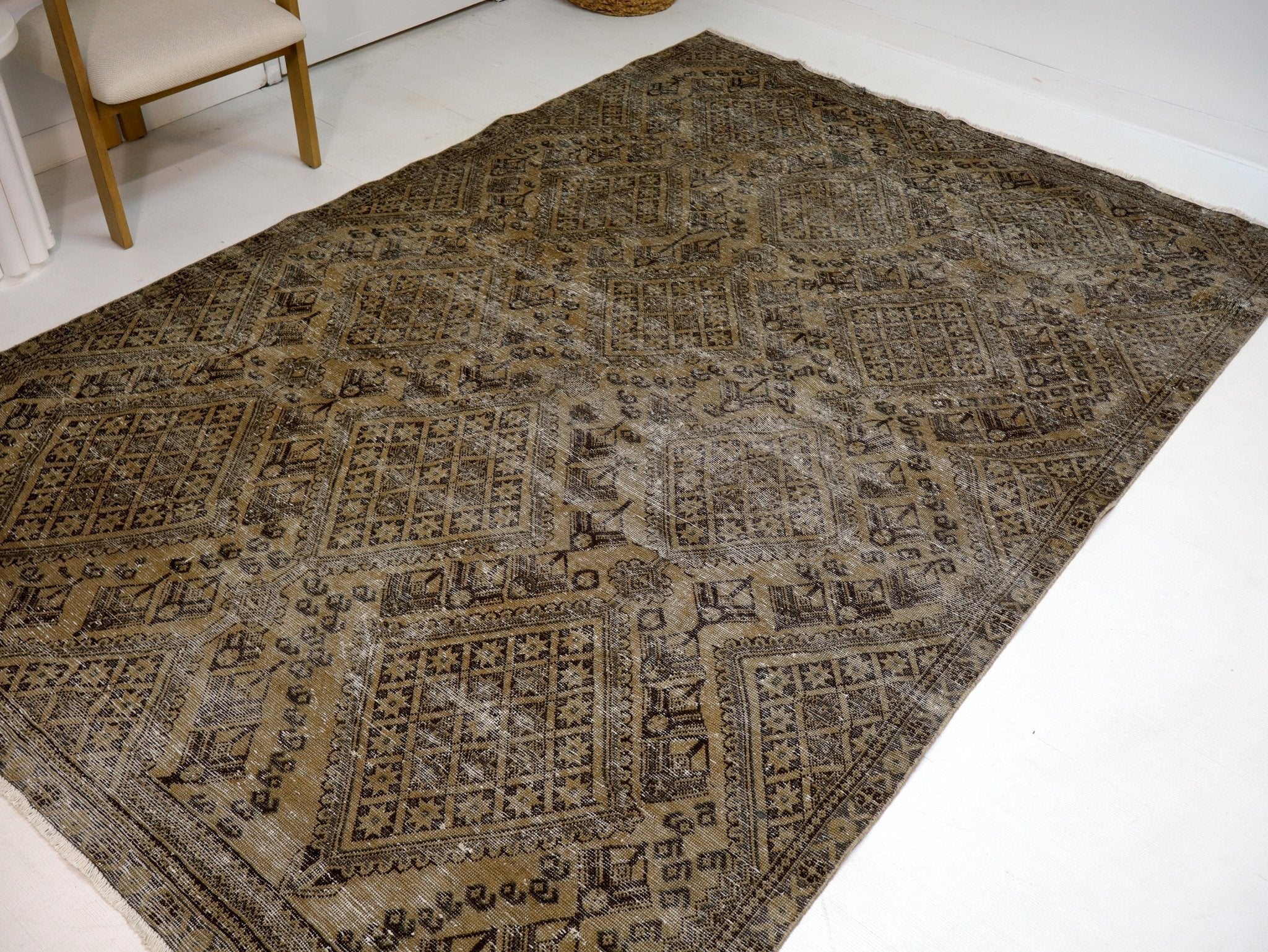 Persian Sirjan Rug | 6' 8” x 9' 11