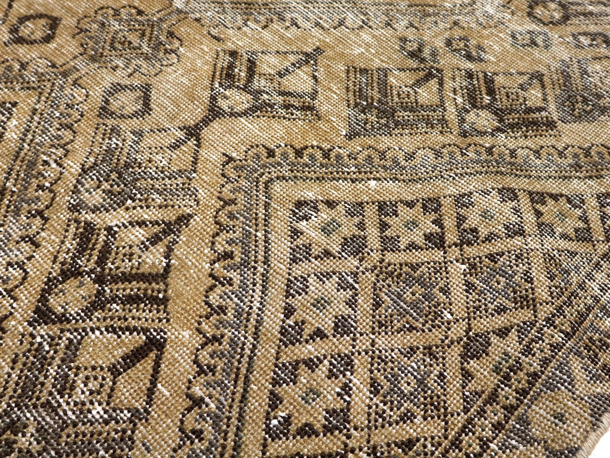 Persian Sirjan Rug | 6' 8” x 9' 11