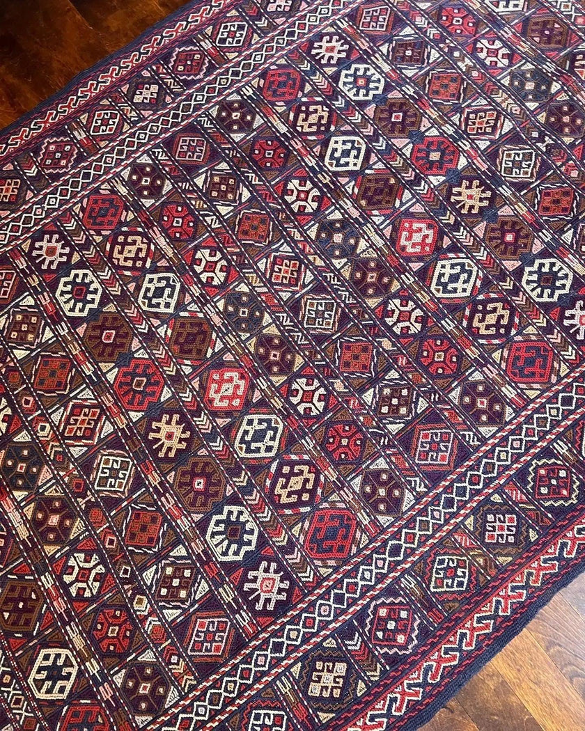 Persian Suzani Kilim | 5' 6