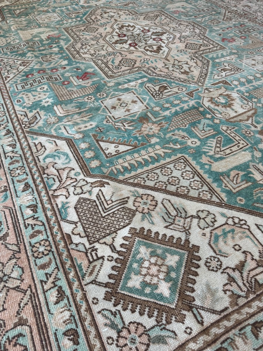 Persian Tabriz Heriz Rug | 6' 6