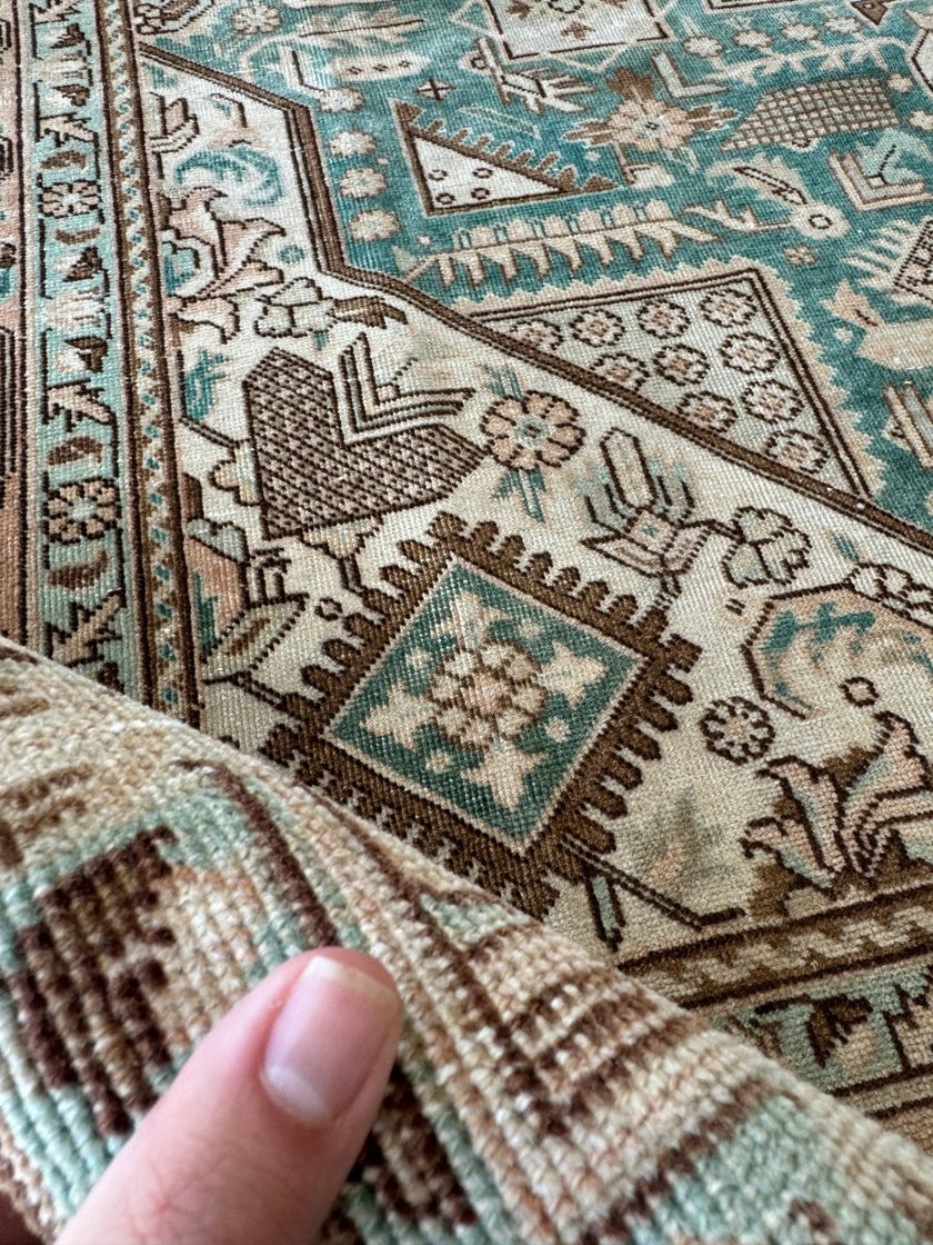 Persian Tabriz Heriz Rug | 6' 6