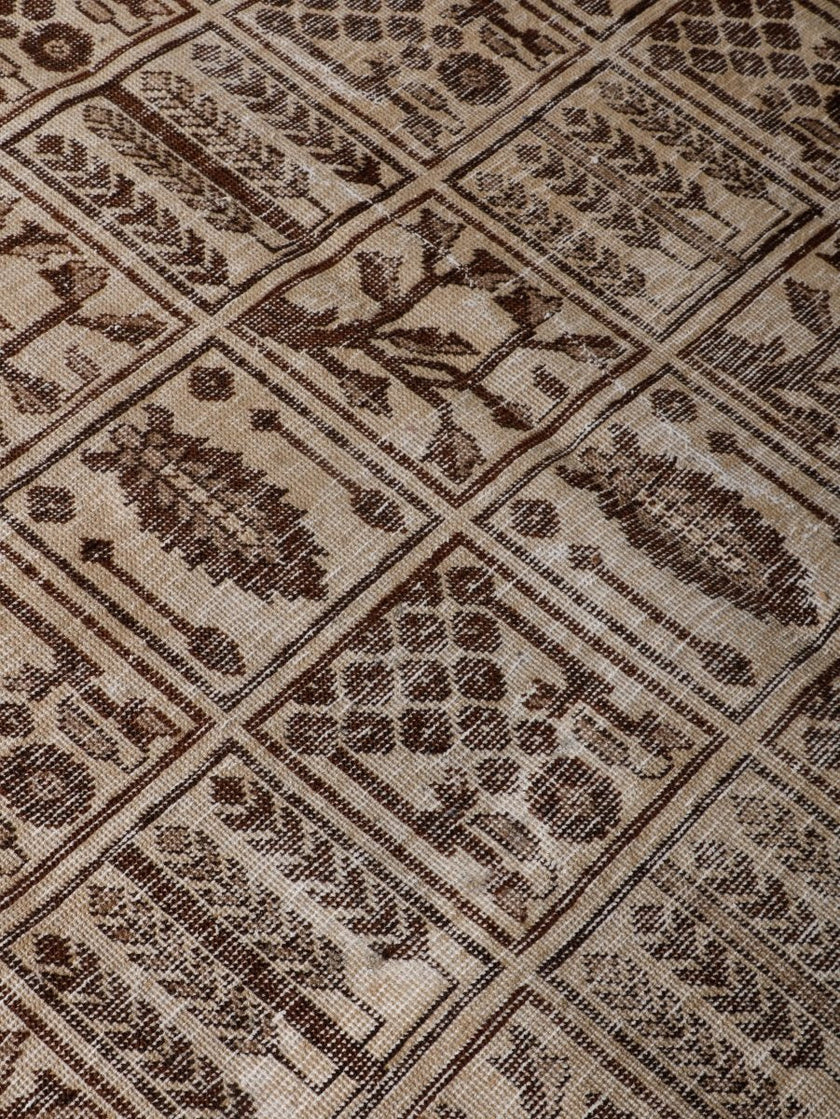 Persian Tabriz Rug | 5' 11” x 8' 10