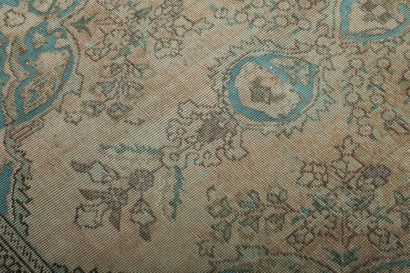 Persian Tabriz Rug | 5' 9