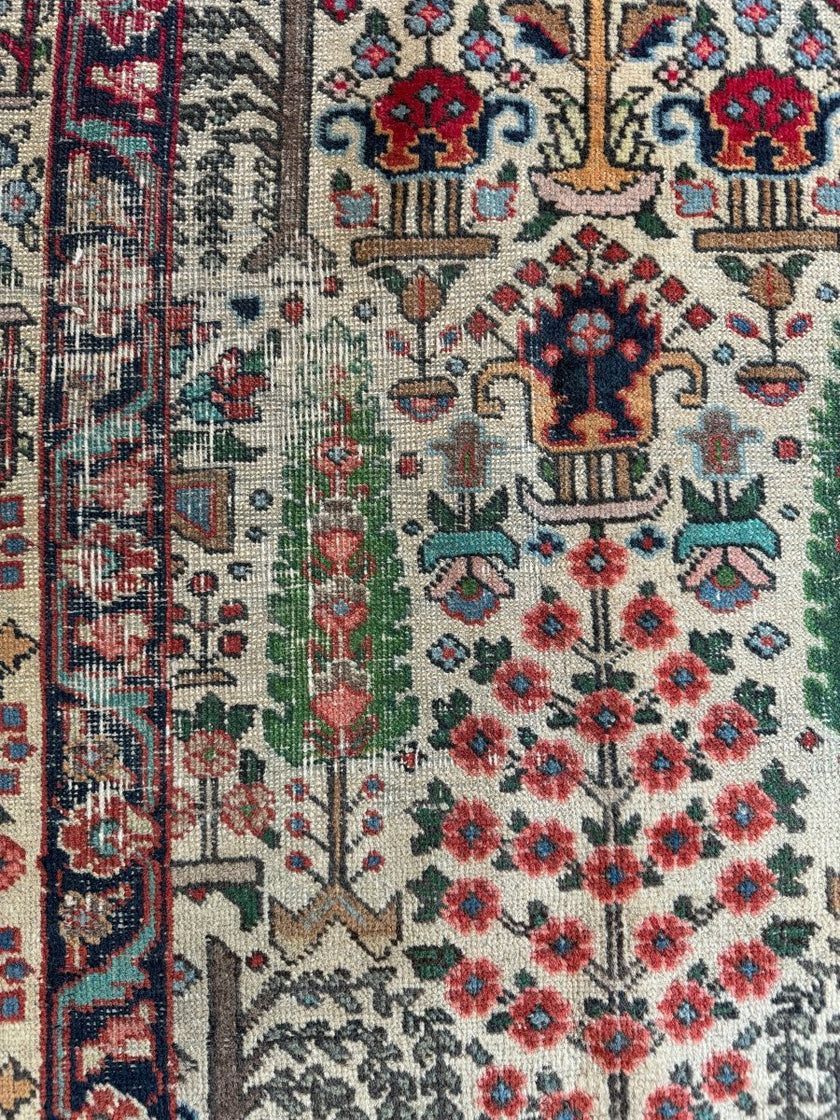 Persian Tabriz Rug | 6' 6