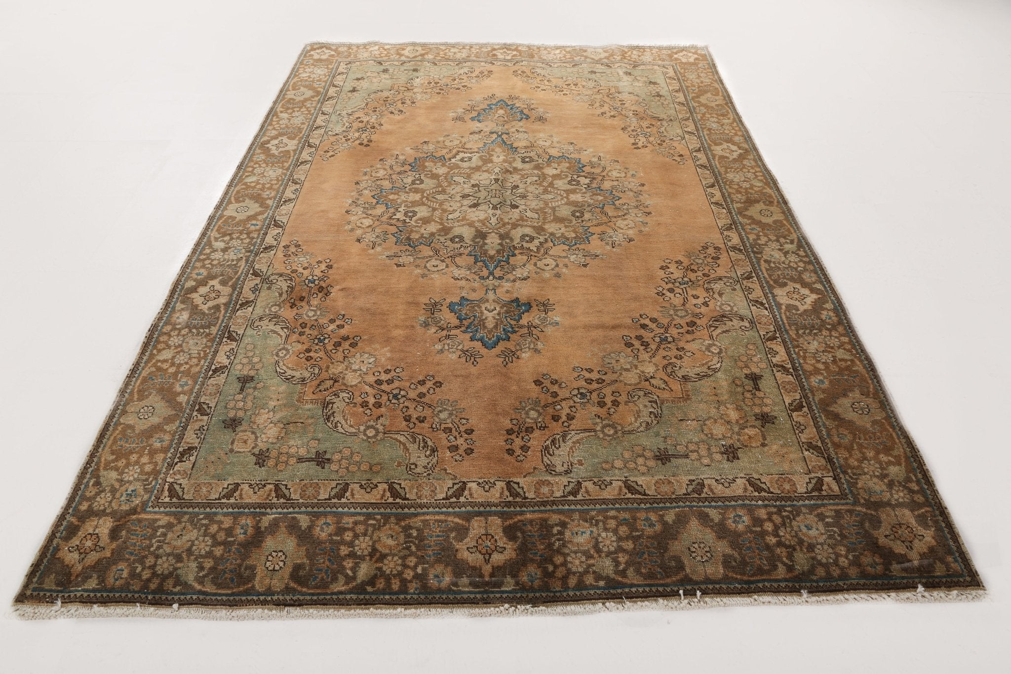 Persian Tabriz Rug | 6' x 9'