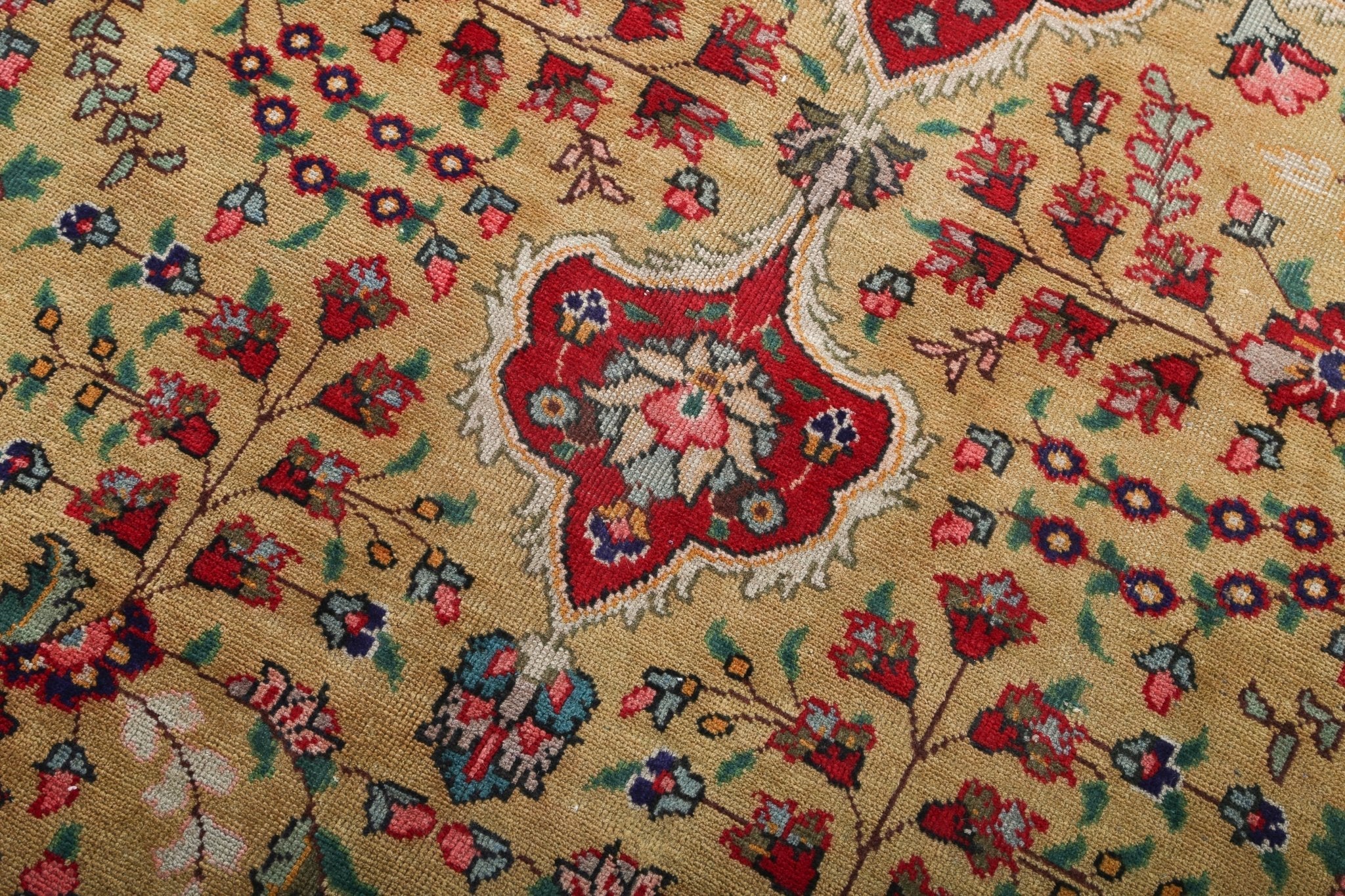 Persian Tabriz Rug | 7' 5