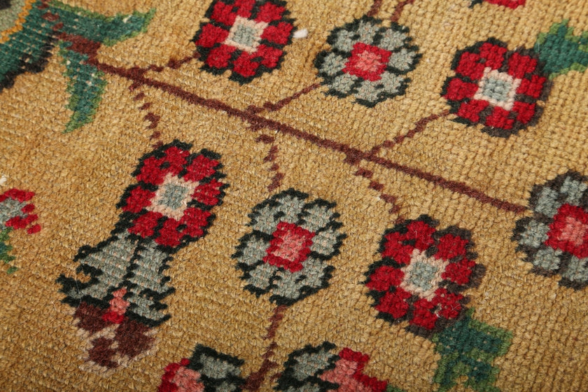 Persian Tabriz Rug | 7' 5