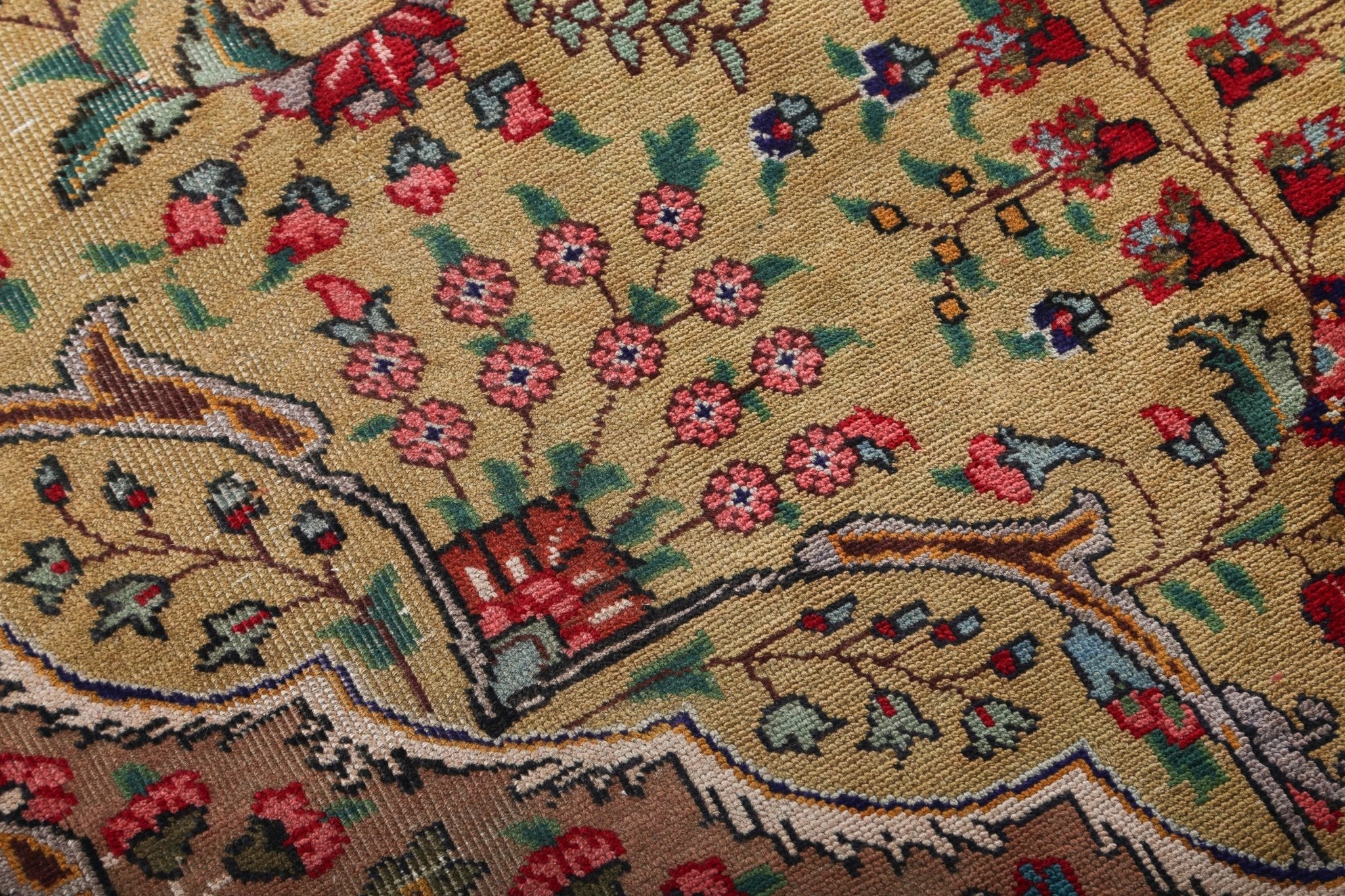 Persian Tabriz Rug | 7' 5