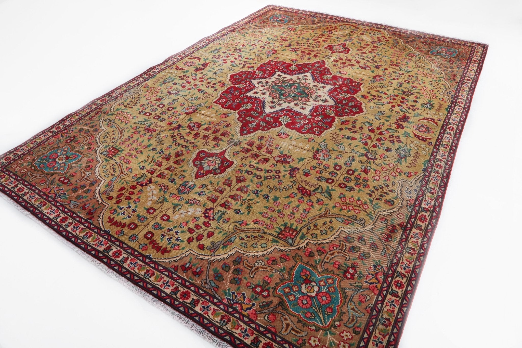 Persian Tabriz Rug | 7' 5